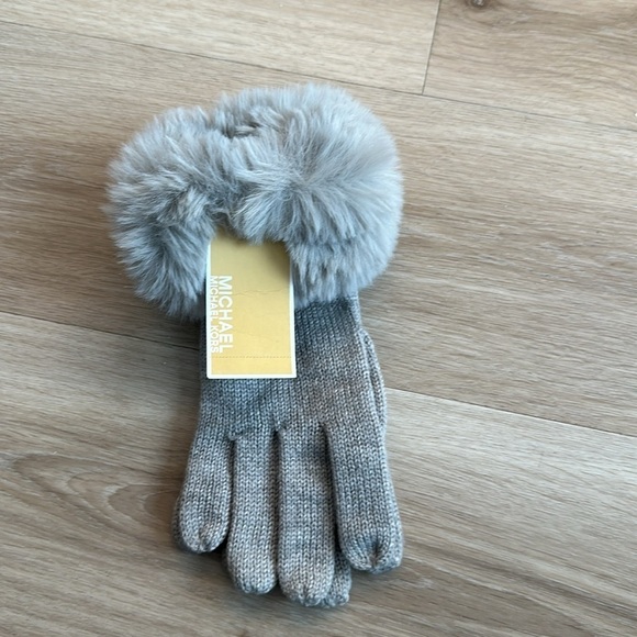 Michael Kors Gray Fur-Trimmed Gloves - Picture 2 of 5
